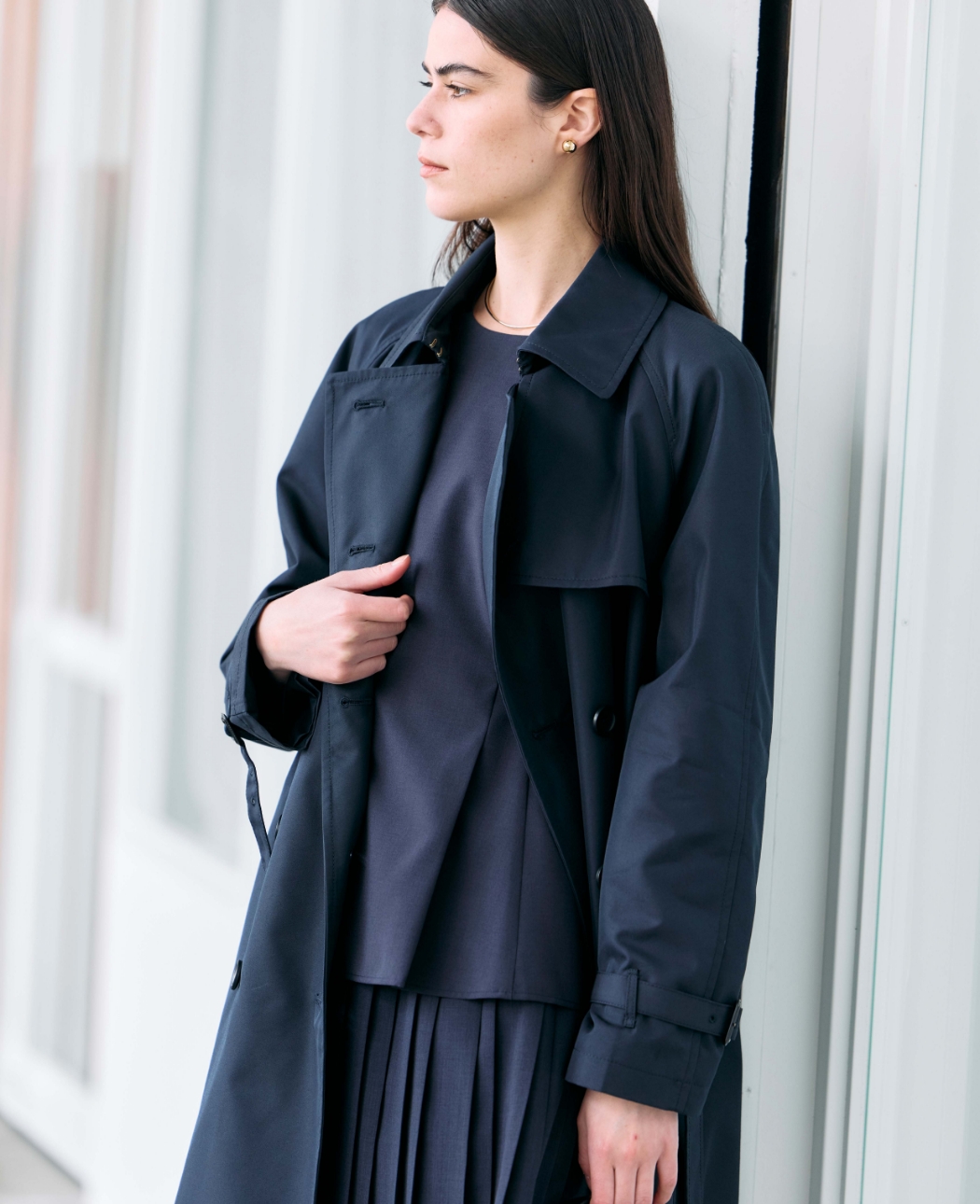 卒業式 Coat＆Blouse＆Skirt＆Pierced earringsを着用した女性	02