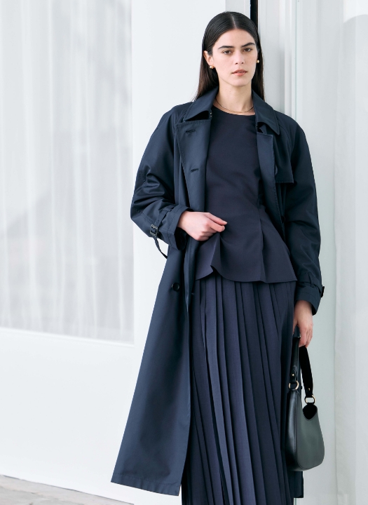 卒業式 Coat＆Blouse＆Skirt＆Pierced earringsを着用した女性	03