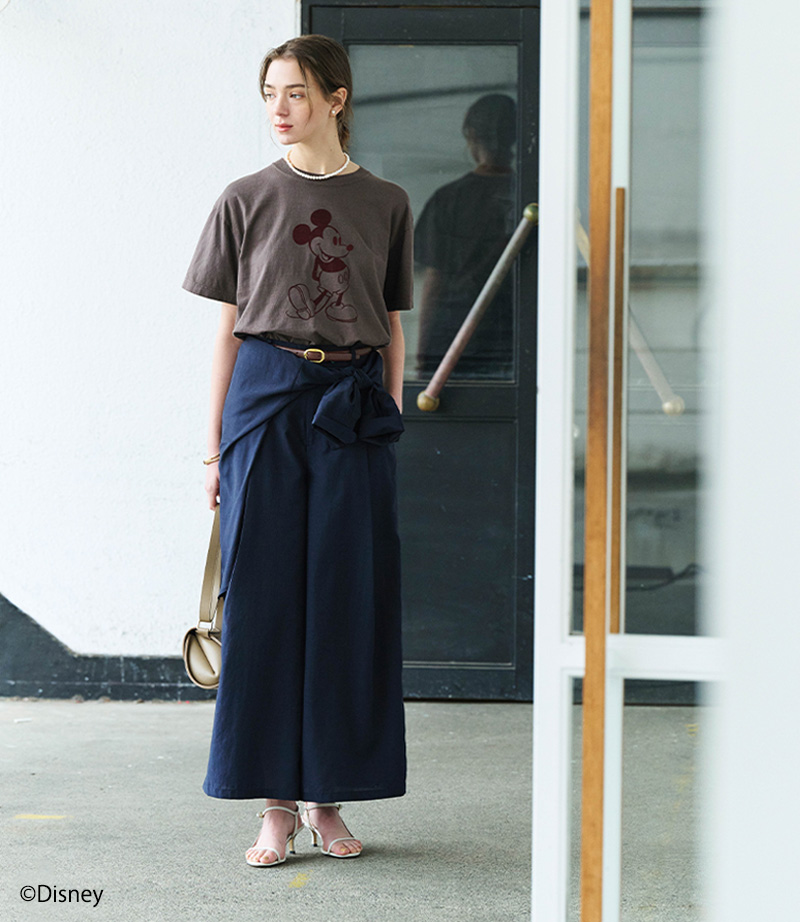 temp 25℃ T-Shirt&Shirt&Pants&Necklaceを着用しているモデル画像 01