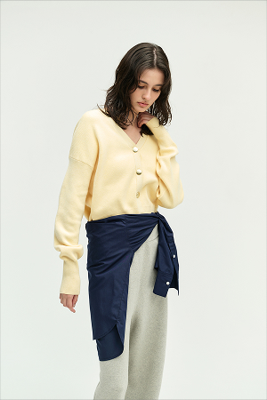コットンカシミヤニットの着用スタイル--4