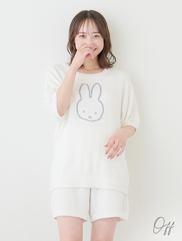 miffy ROOMWEARを着用している女性の写真_07