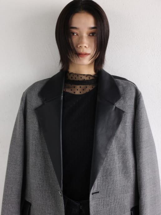 Jacket、Inner、Denim、Bagを着用している女性モデルの画像04