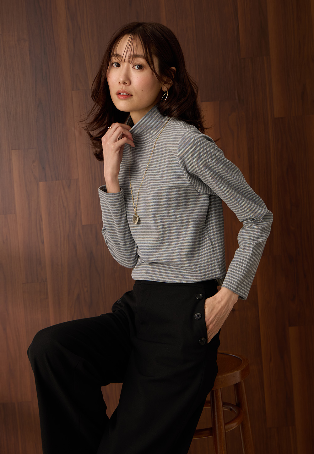 起毛ハイネックプルオーバーと裏起毛パンツのスタイリング2