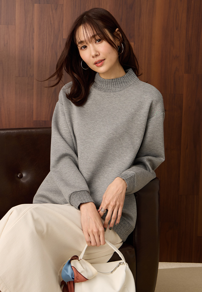 ハイネックリブ切替プルオーバーとコーデュロイスカートのスタイリング3