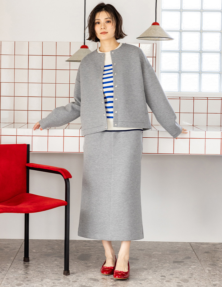 Cardiganを着用した女性