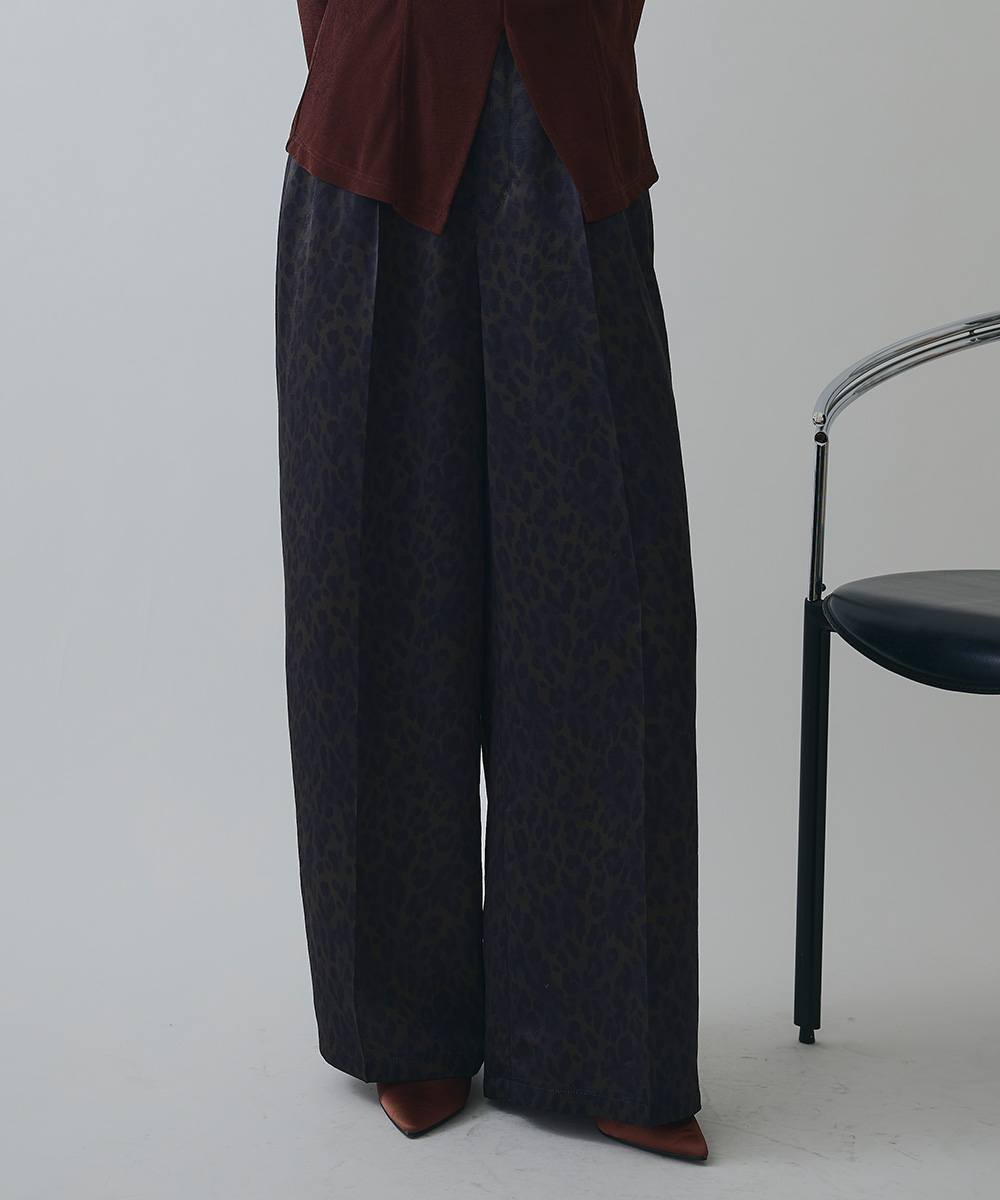 サテンワイドスラックス