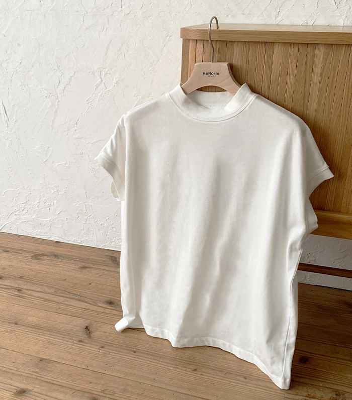 ReNorm by A.T<br>モックネックフレンチスリーブＴシャツ<br> ¥6,600 tax in