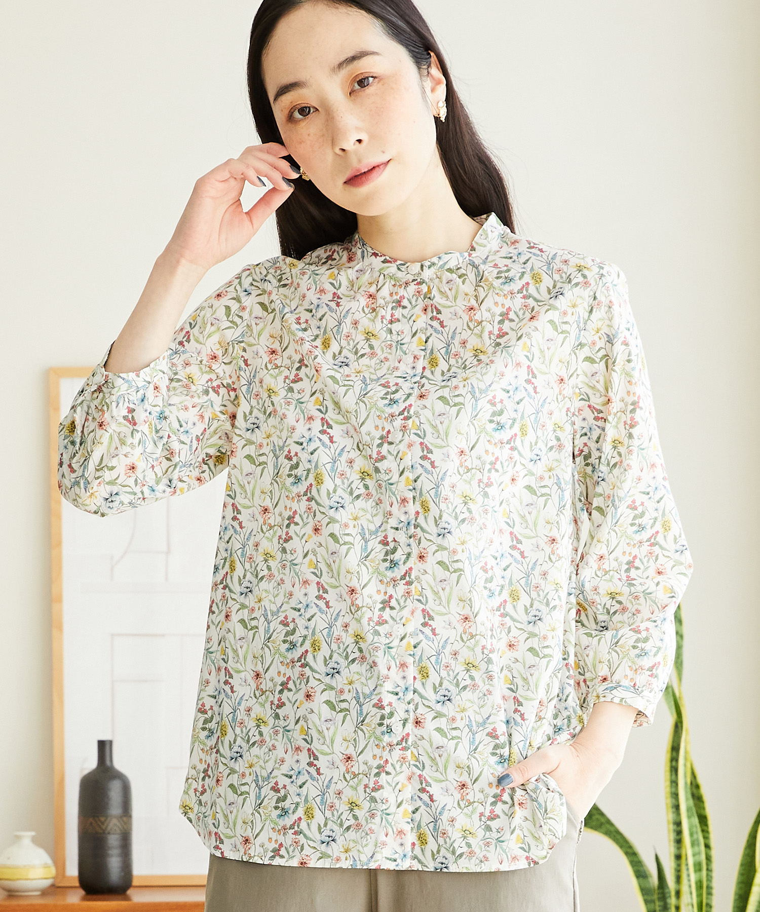 DECOY　リバティプリントブラウス　¥10,989（tax in）