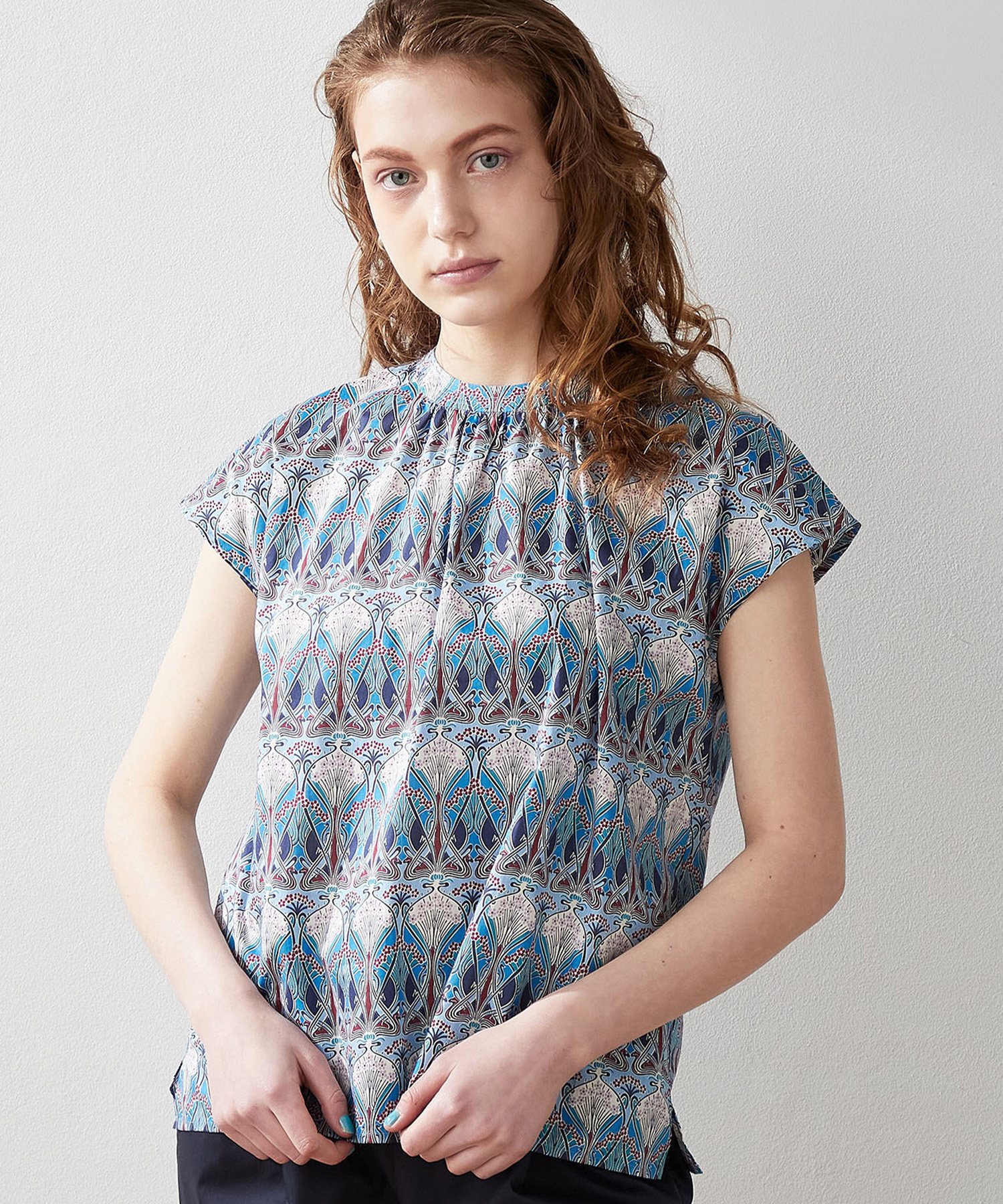 LE SOUK HOLIDAY　リバティプリントブラウス　¥8,789（tax in）