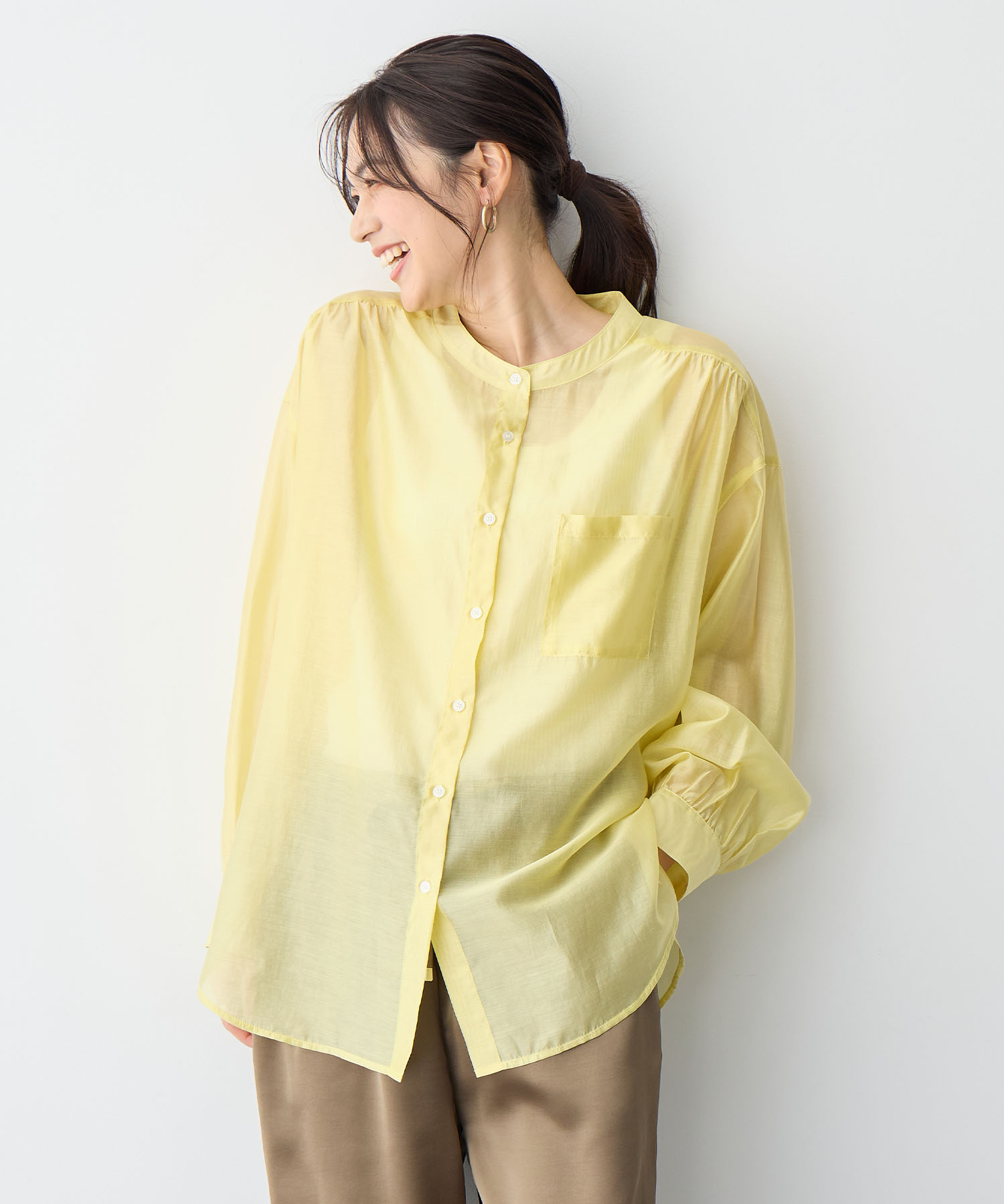 シアーバンドカラーシャツ<br>¥4,400
