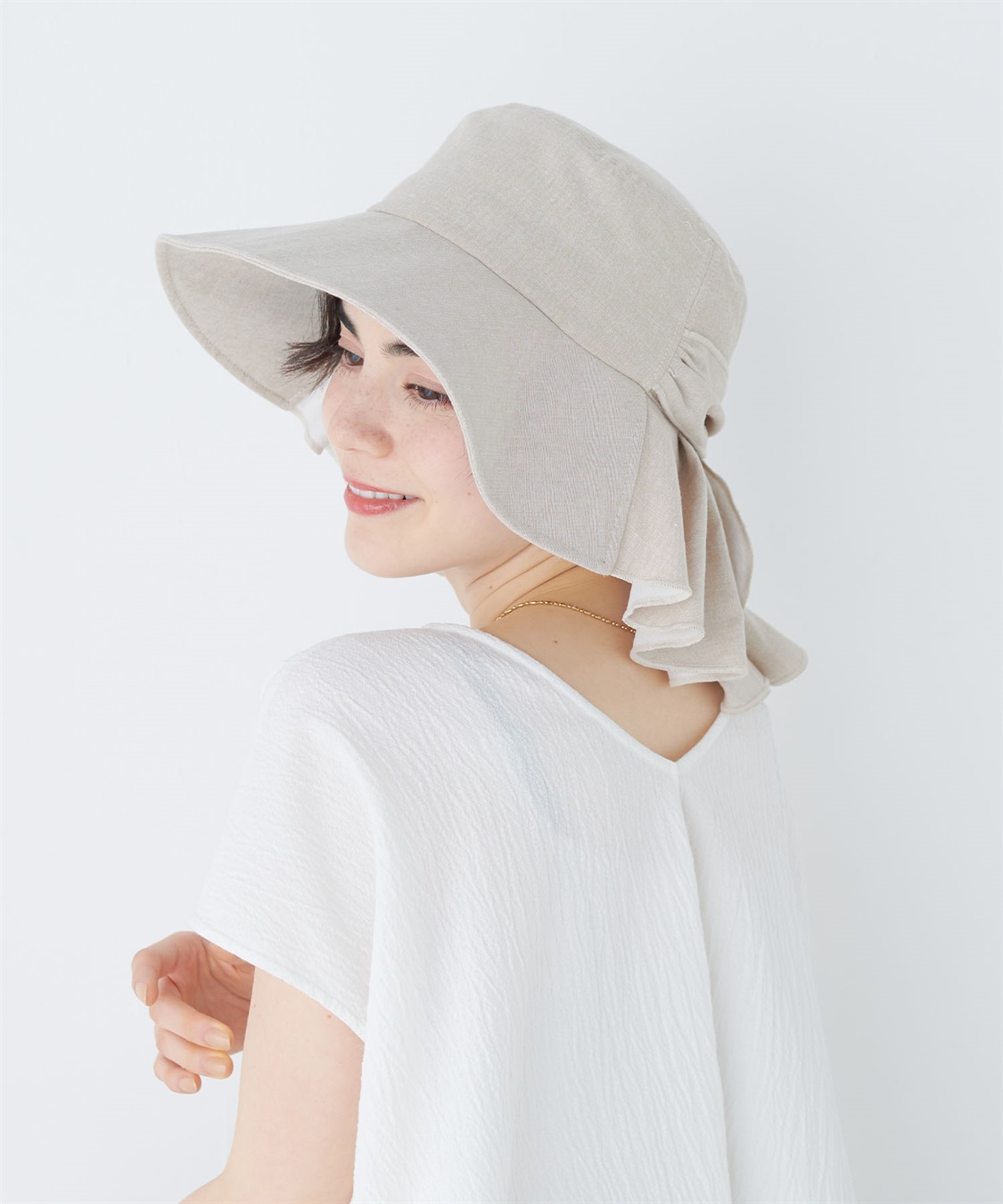 UVカット日傘帽子 バックリボンタレ付きハット ¥2,750 （税込）