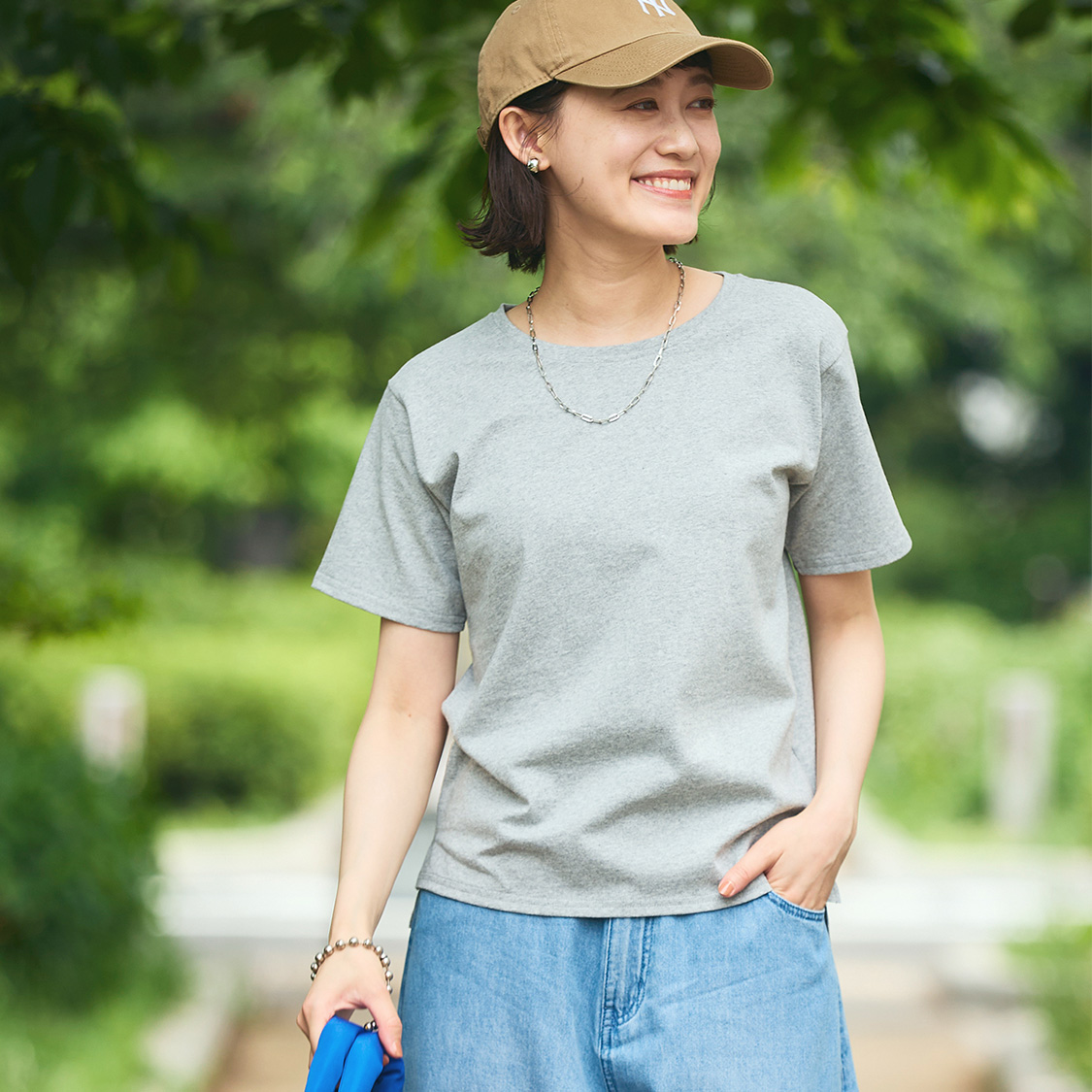 大人に似合うTシャツコーデ14選／体型カバーとおしゃれ見えを叶えるTシャツの選び方