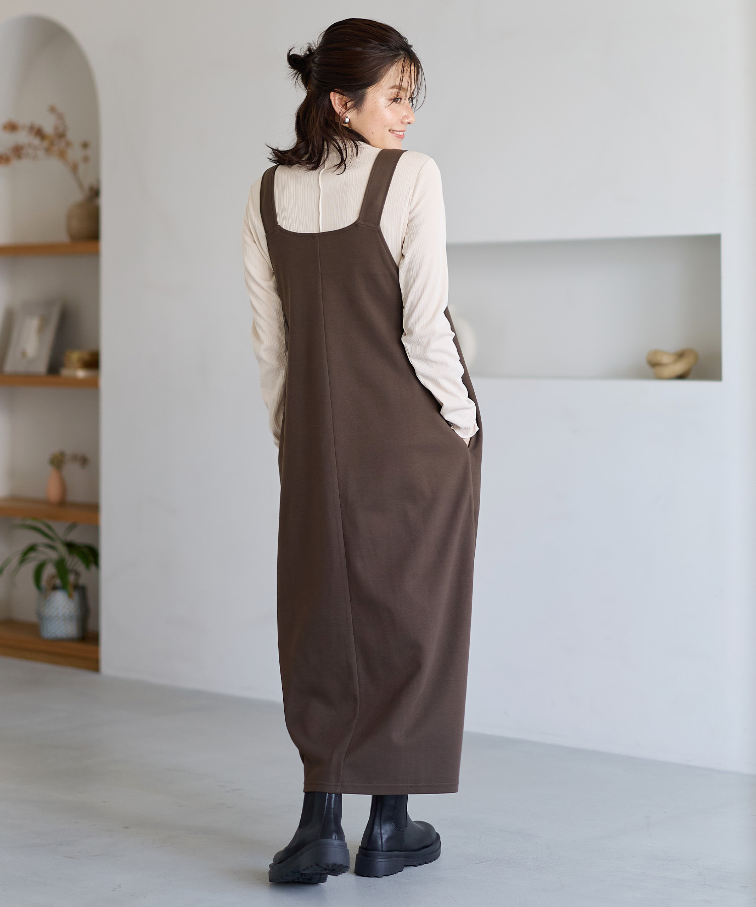 メロウリブカットソー×ニットカルゼジャンパースカート ¥5,490 （税込）