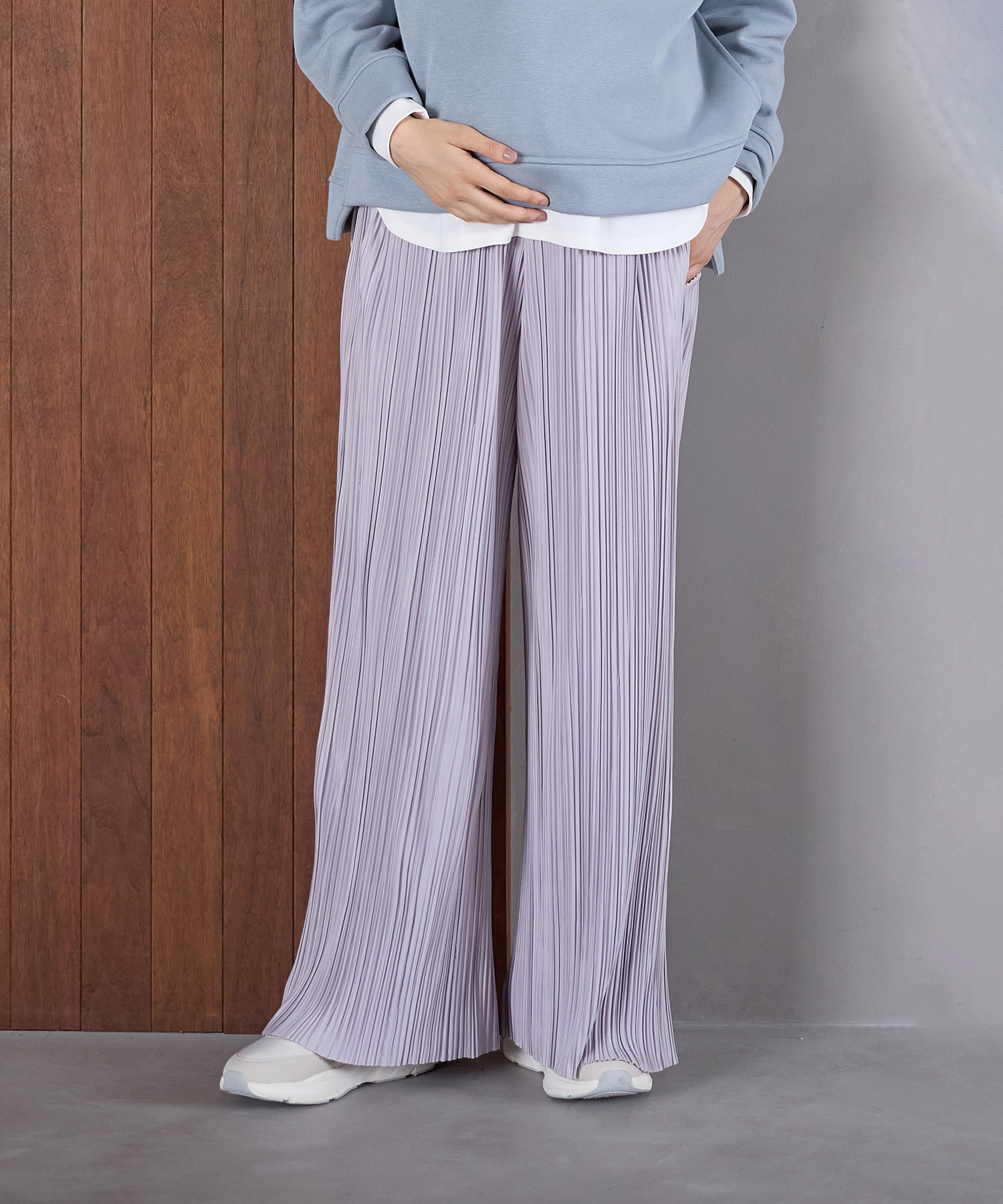 プリーツワイドパンツ　¥4,390 （税込）