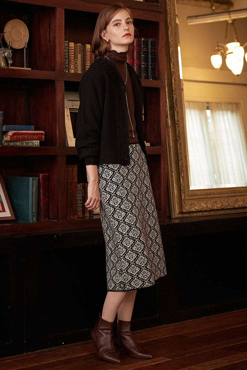 Cardigan：10,890 tax in,Pullover：3,289 tax in,Skirt：7,689 tax in,Necklace：sample