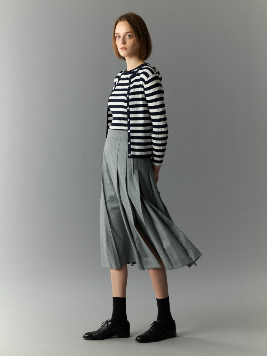 49AV JUNKO SHIMADA 2025AWの服を着用しているモデル画像08