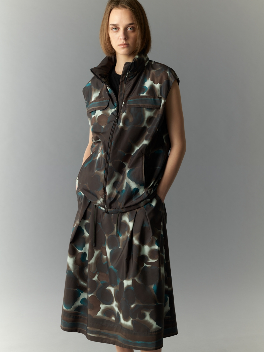 49AV JUNKO SHIMADA 2025AWの服を着用しているモデル画像11