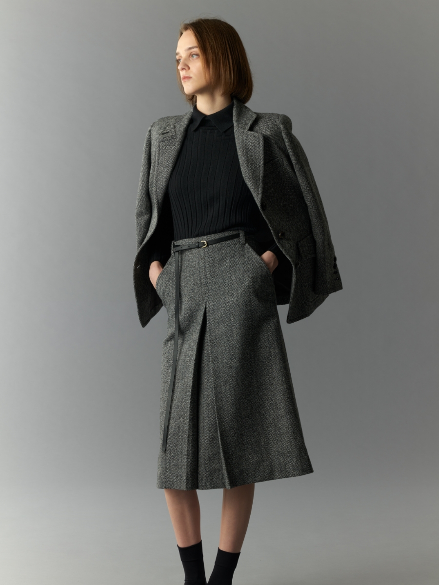 49AV JUNKO SHIMADA 2025AWの服を着用しているモデル画像24
