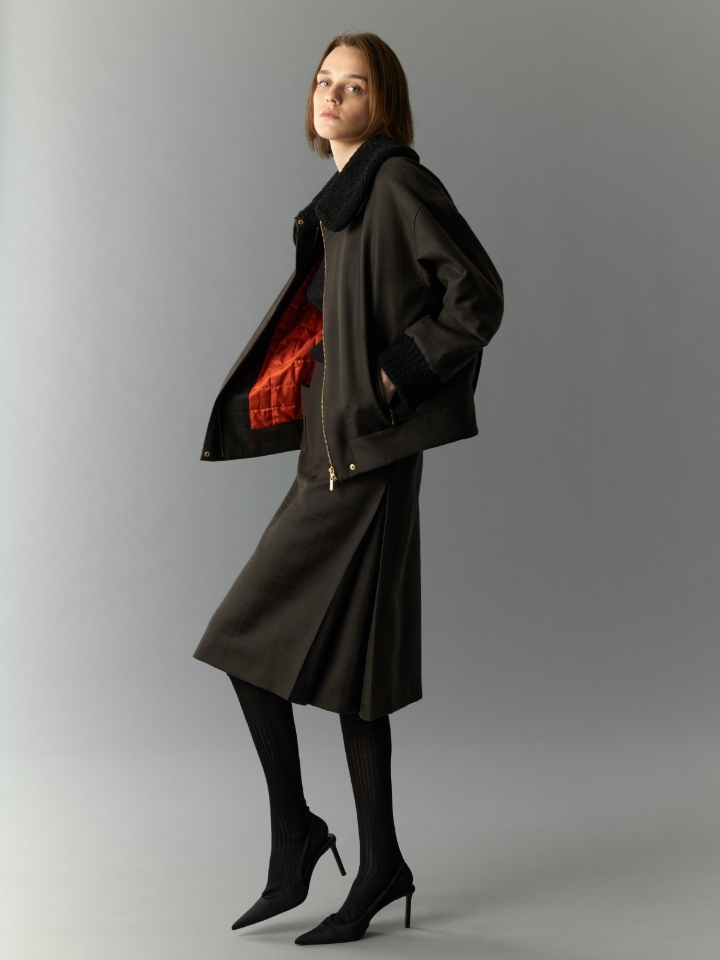 49AV JUNKO SHIMADA 2025AW COLLECTION vol.2 の服を着用しているモデル画像04