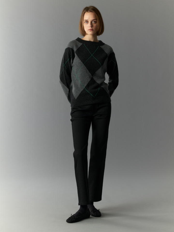 49AV JUNKO SHIMADA 2025AW COLLECTION vol.2 の服を着用しているモデル画像07