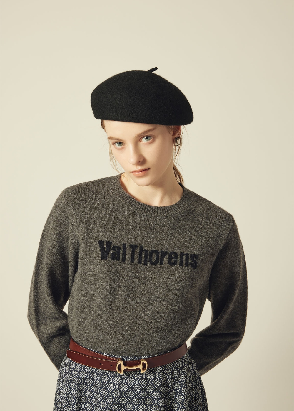 2025 AW COLLECTIONの洋服を着用している女性モデルの画像10