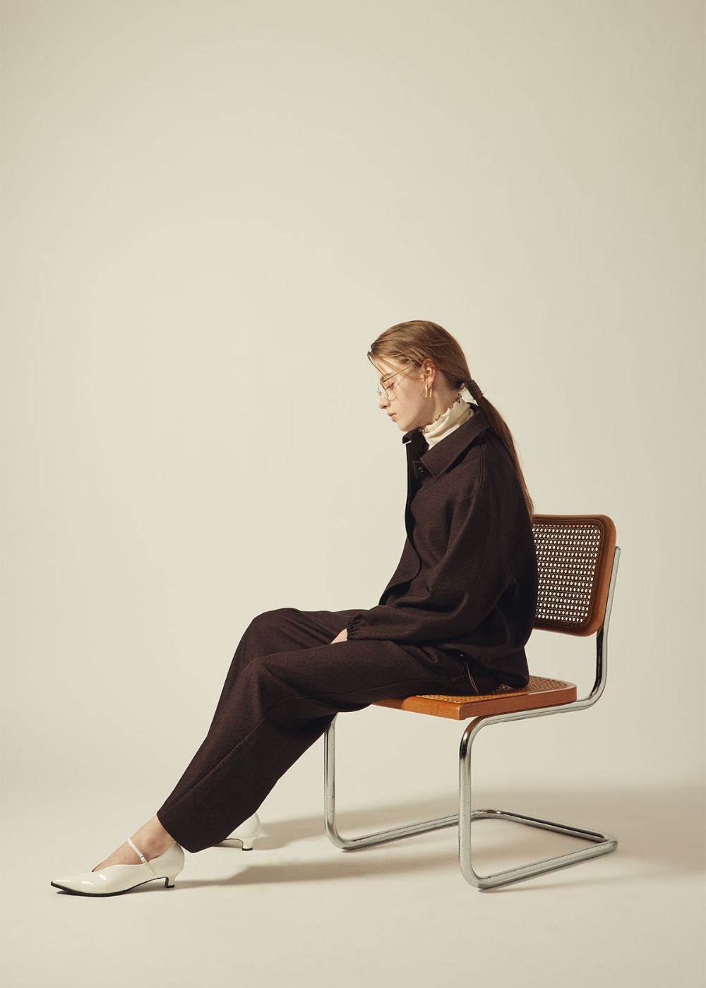 2025 AW COLLECTIONの洋服を着用している女性モデルの画像13
