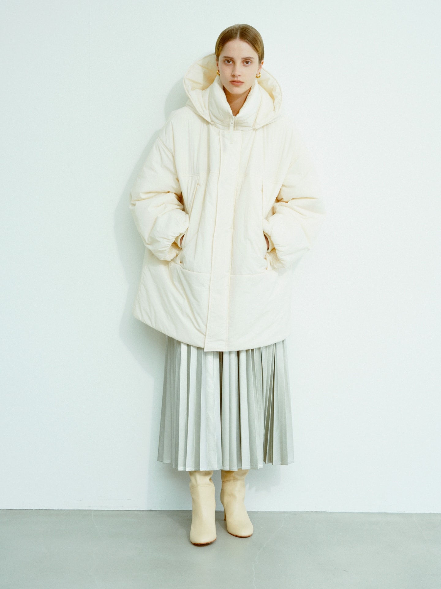 NORC 2023 WINTER COLLECTIONの服を着用している外国人女性モデルの画像10