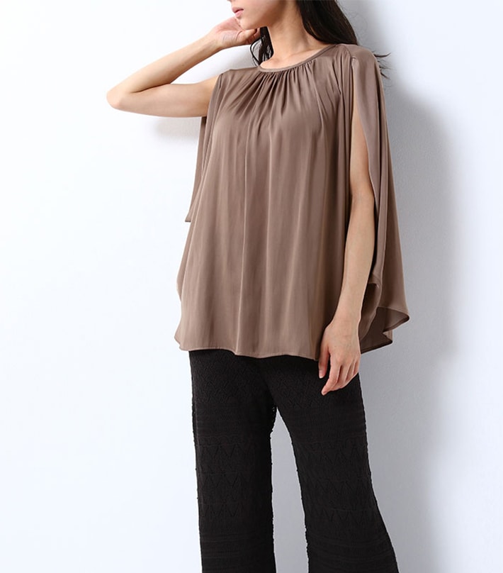 ギャザーブラウス