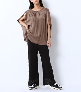 後釦開きデザイン